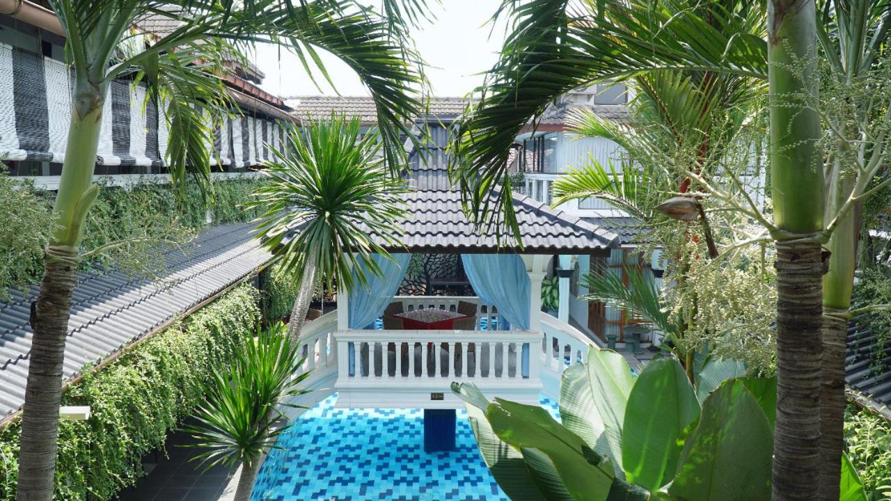 Raintree Boutique Villa & Gallery Джокьякарта Экстерьер фото