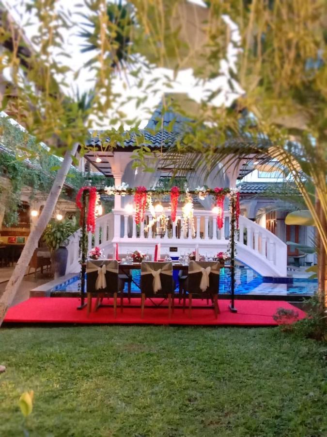 Raintree Boutique Villa & Gallery Джокьякарта Экстерьер фото