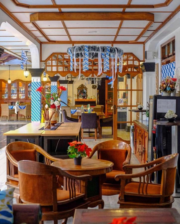 Raintree Boutique Villa & Gallery Джокьякарта Экстерьер фото