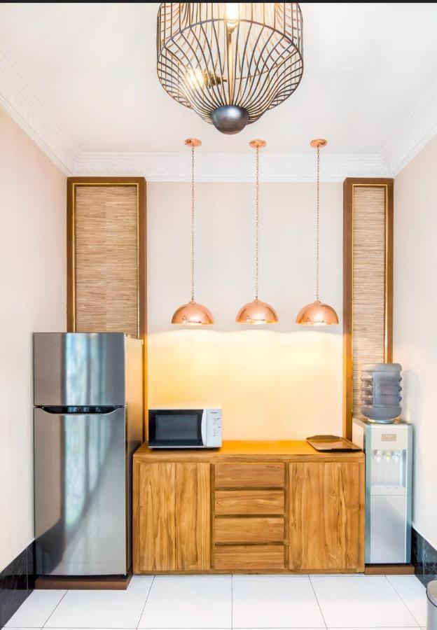 Raintree Boutique Villa & Gallery Джокьякарта Экстерьер фото