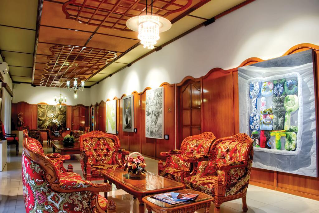 Raintree Boutique Villa & Gallery Джокьякарта Экстерьер фото