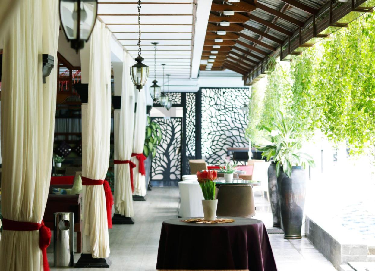 Raintree Boutique Villa & Gallery Джокьякарта Экстерьер фото