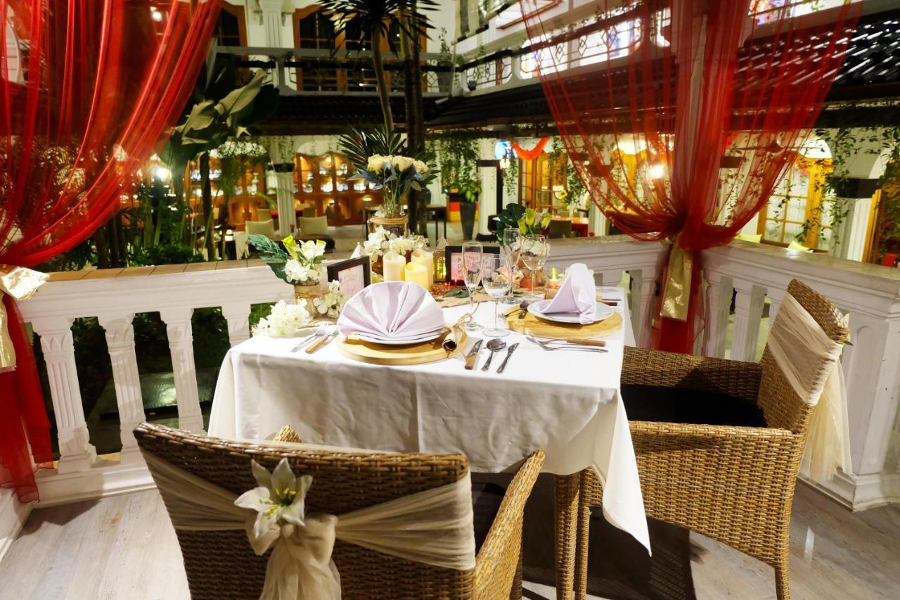 Raintree Boutique Villa & Gallery Джокьякарта Экстерьер фото